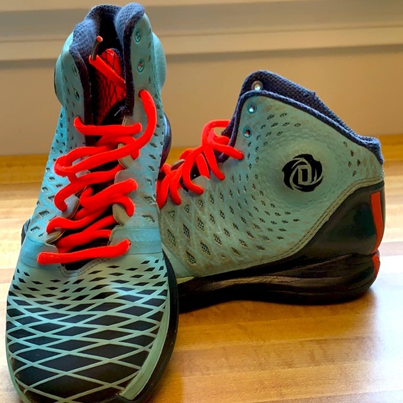 Adidas Derrick Rose athletic shoes - Picture 1 of 3